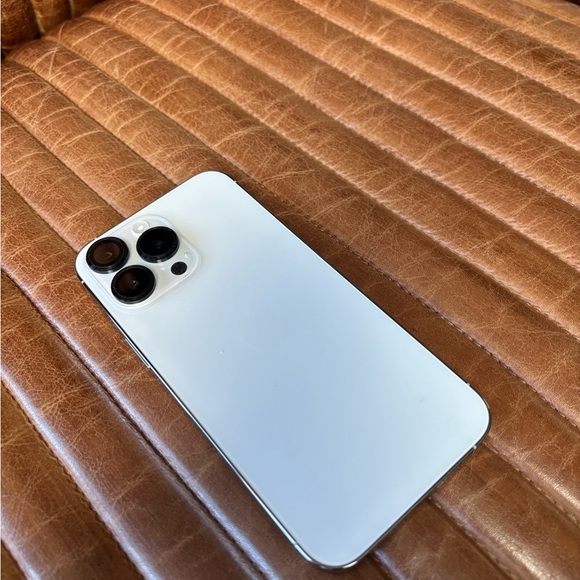 iPhone 14 Pro Max 1TB – Unlocked | Excellent Condition - Picture 4 of 6